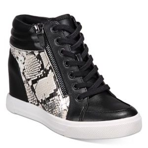 ISO Aldo wedge sneaker size 7